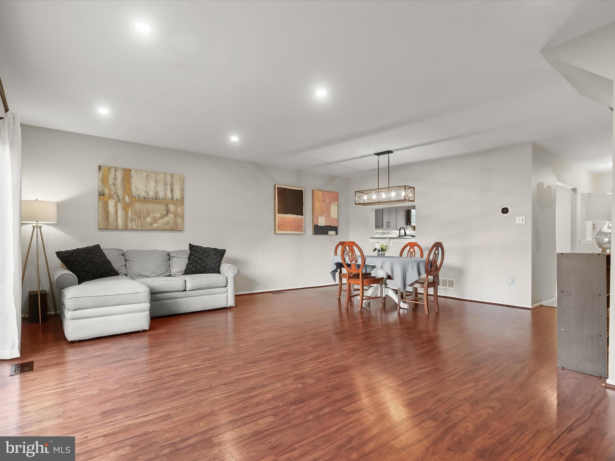 CROMWELL STATION - Residential Lease