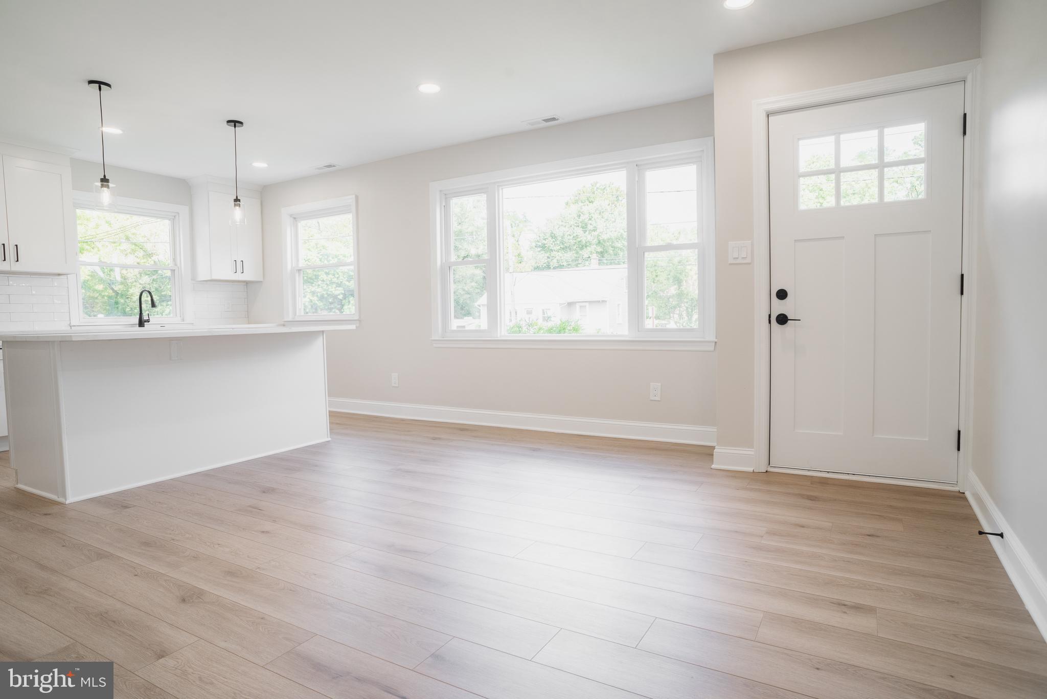 524 W MAIN STREET
