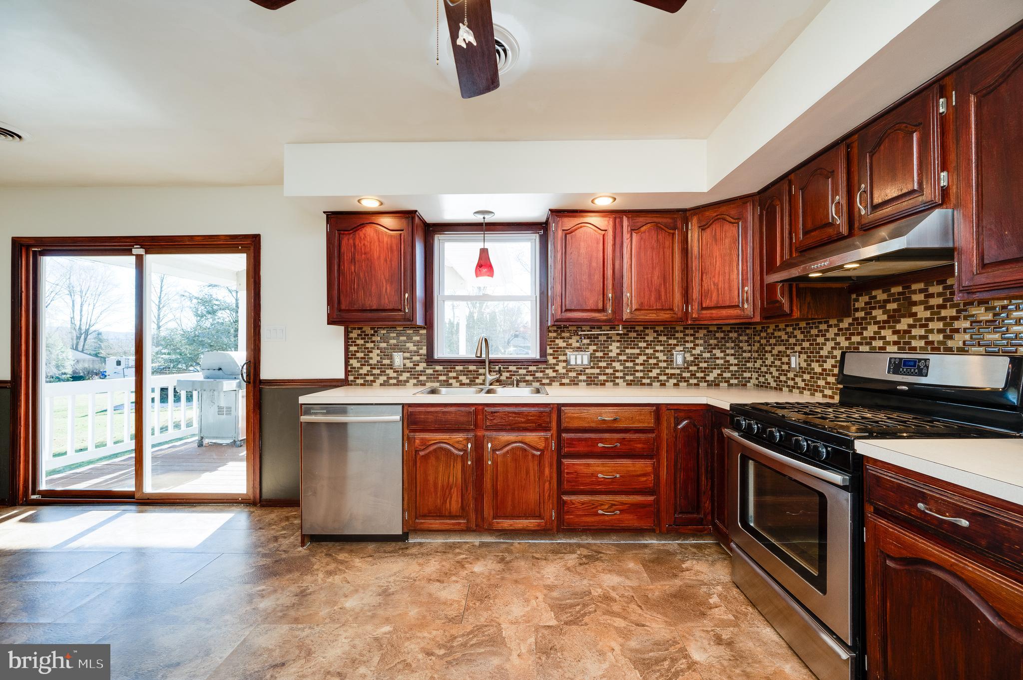 WEST SHORE - Residential