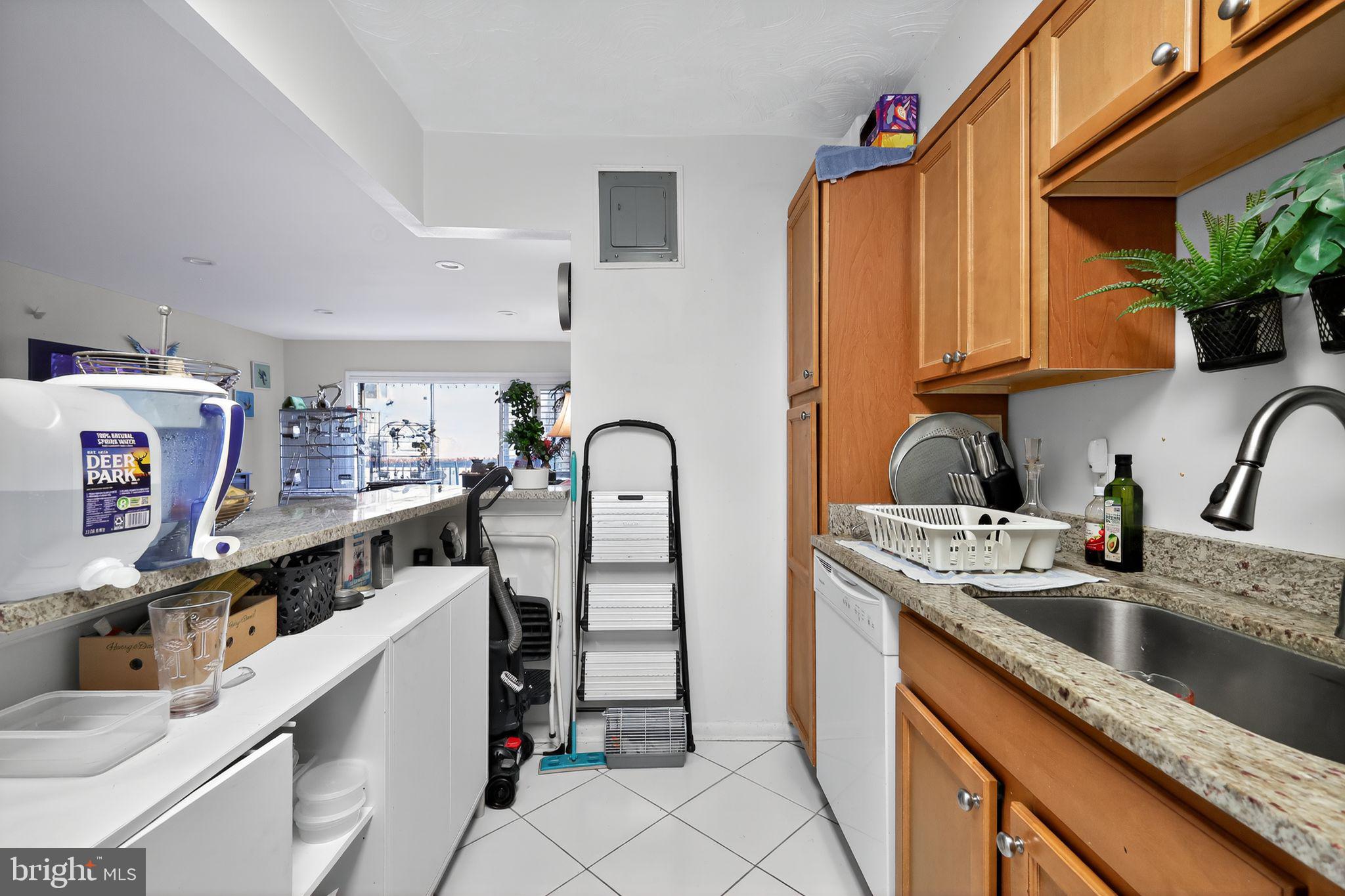 WEST SPRING - Residential