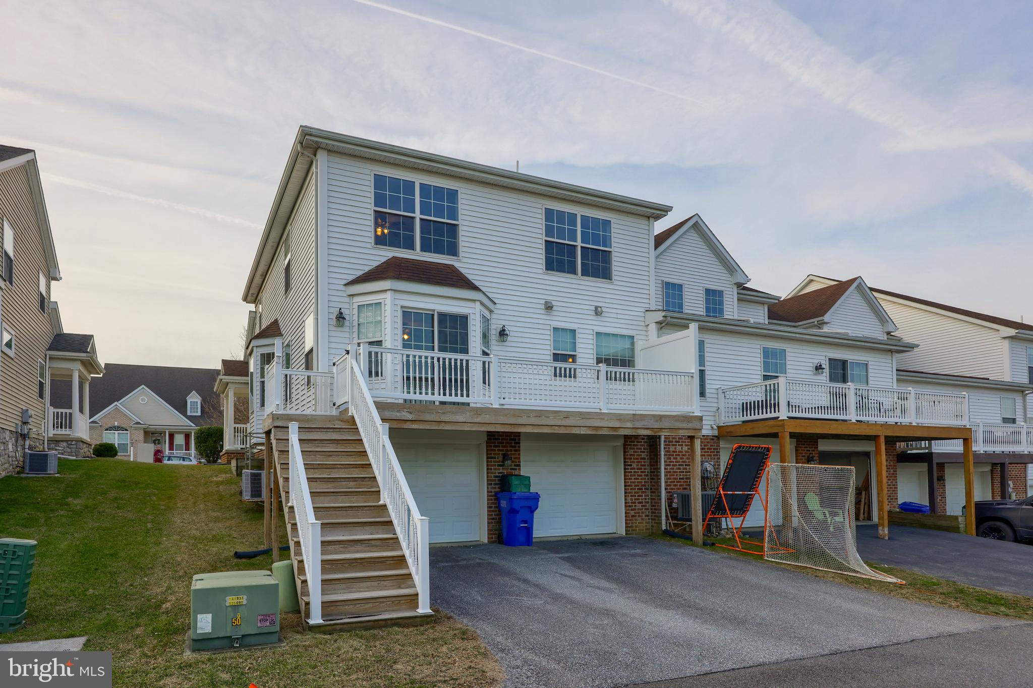 SUMMER BREEZE - Residential