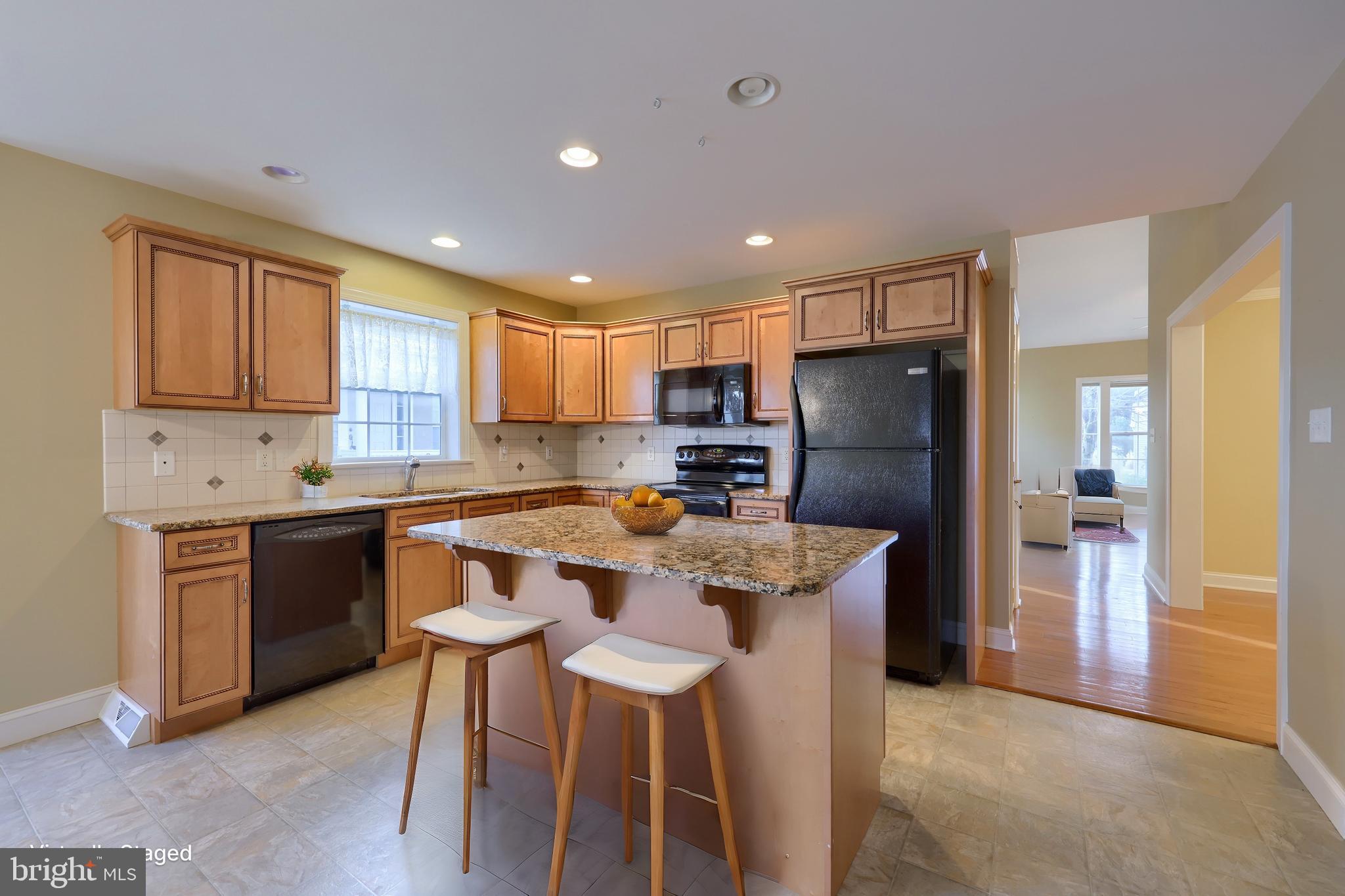 SUMMER BREEZE - Residential