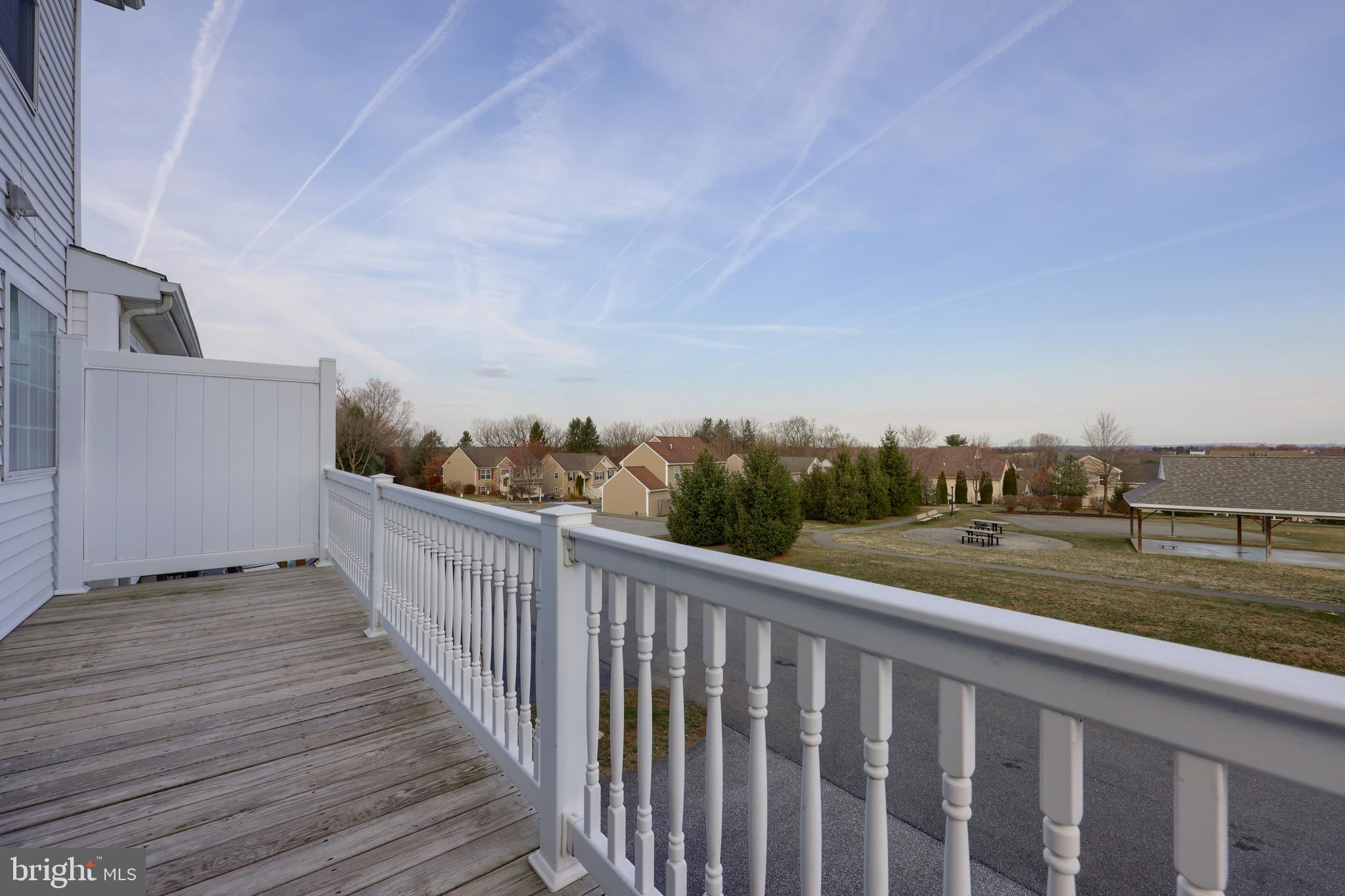 SUMMER BREEZE - Residential