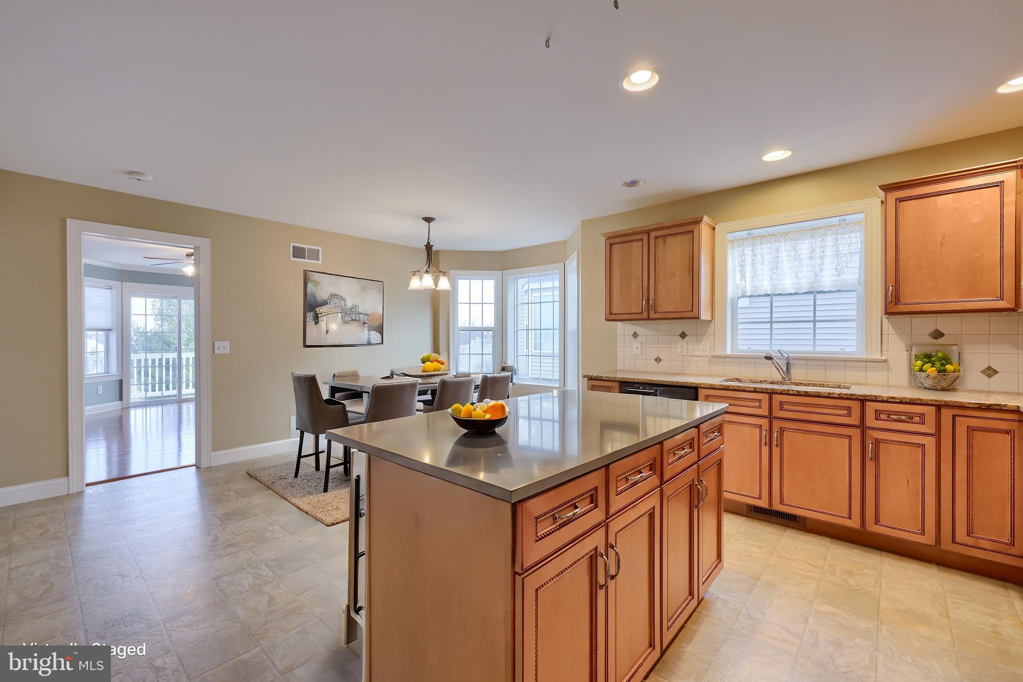 SUMMER BREEZE - Residential