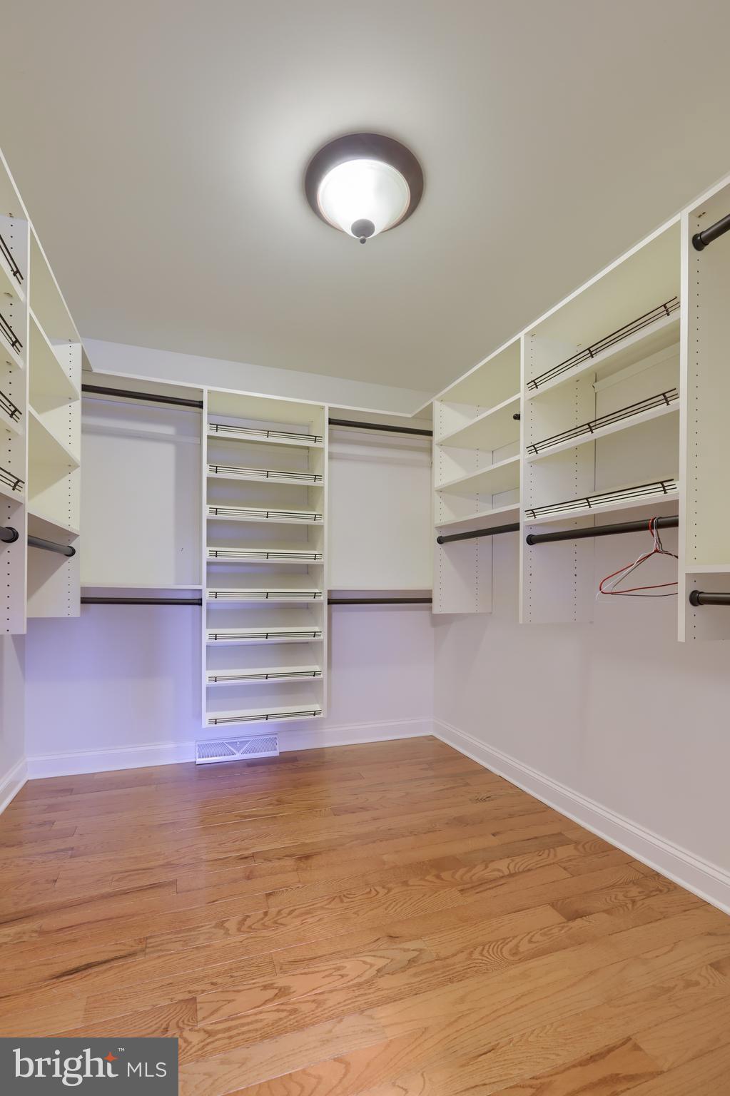 SUMMER BREEZE - Residential