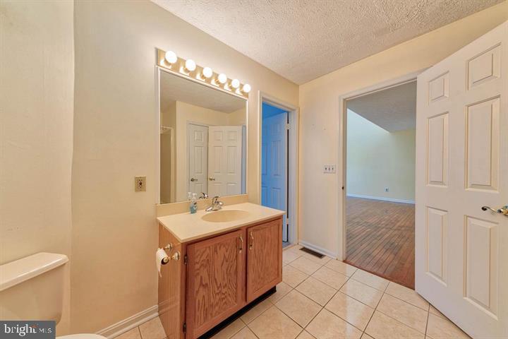 OLD FIELDS - Residential Lease