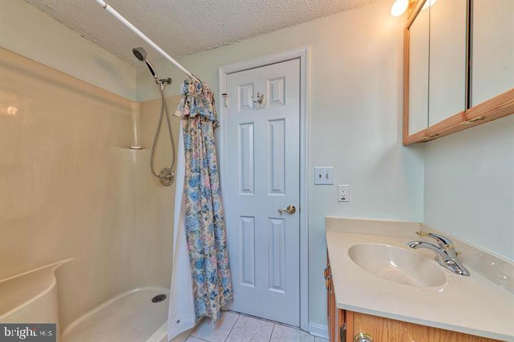 OLD FIELDS - Residential Lease