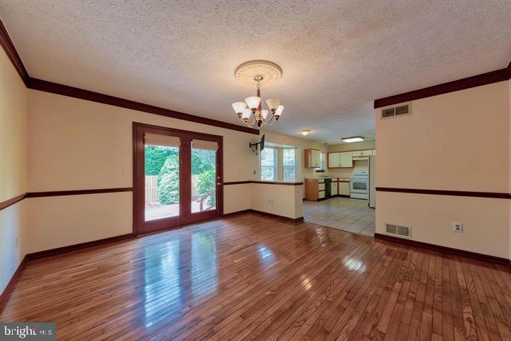 OLD FIELDS - Residential Lease