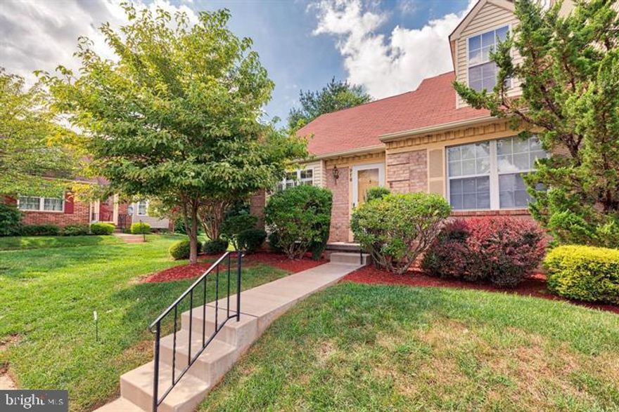 Come see this wonderful end unit townhome located in convenient Bel Air. This 2 bed 2 bath with a loft is ready for immediate move in and will not last long. Hardwood floors on the main level with a full bath, and a second full bath located upstairs. Fresh paint, vaulted ceilings throughout the home and skylight. The backyard is fully fenced for your own little oasis. Don't miss out on this one! Apply at cenmarmanagement.com