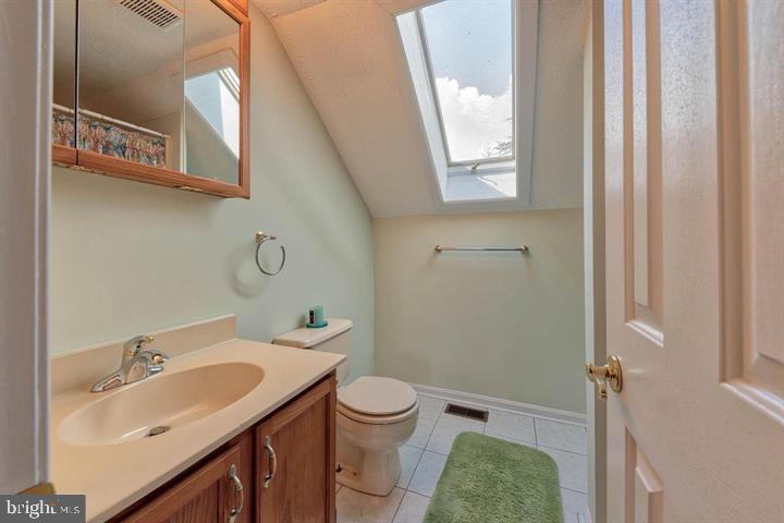 OLD FIELDS - Residential Lease