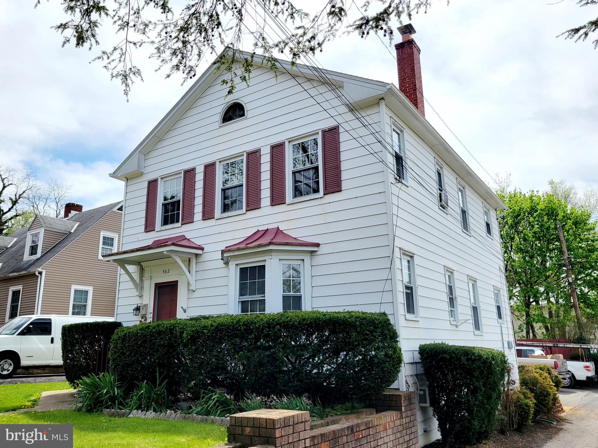 562 DUNN IRVIN DRIVE