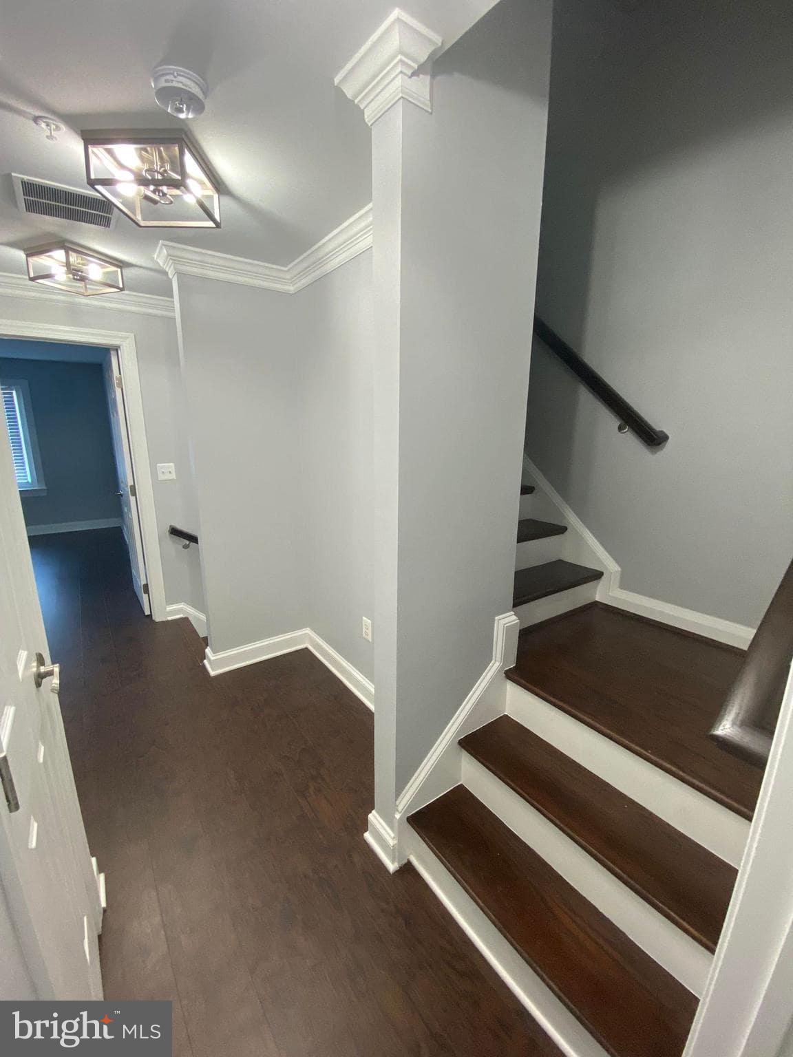 TOWNES OF SHIRLINGTON - Residential