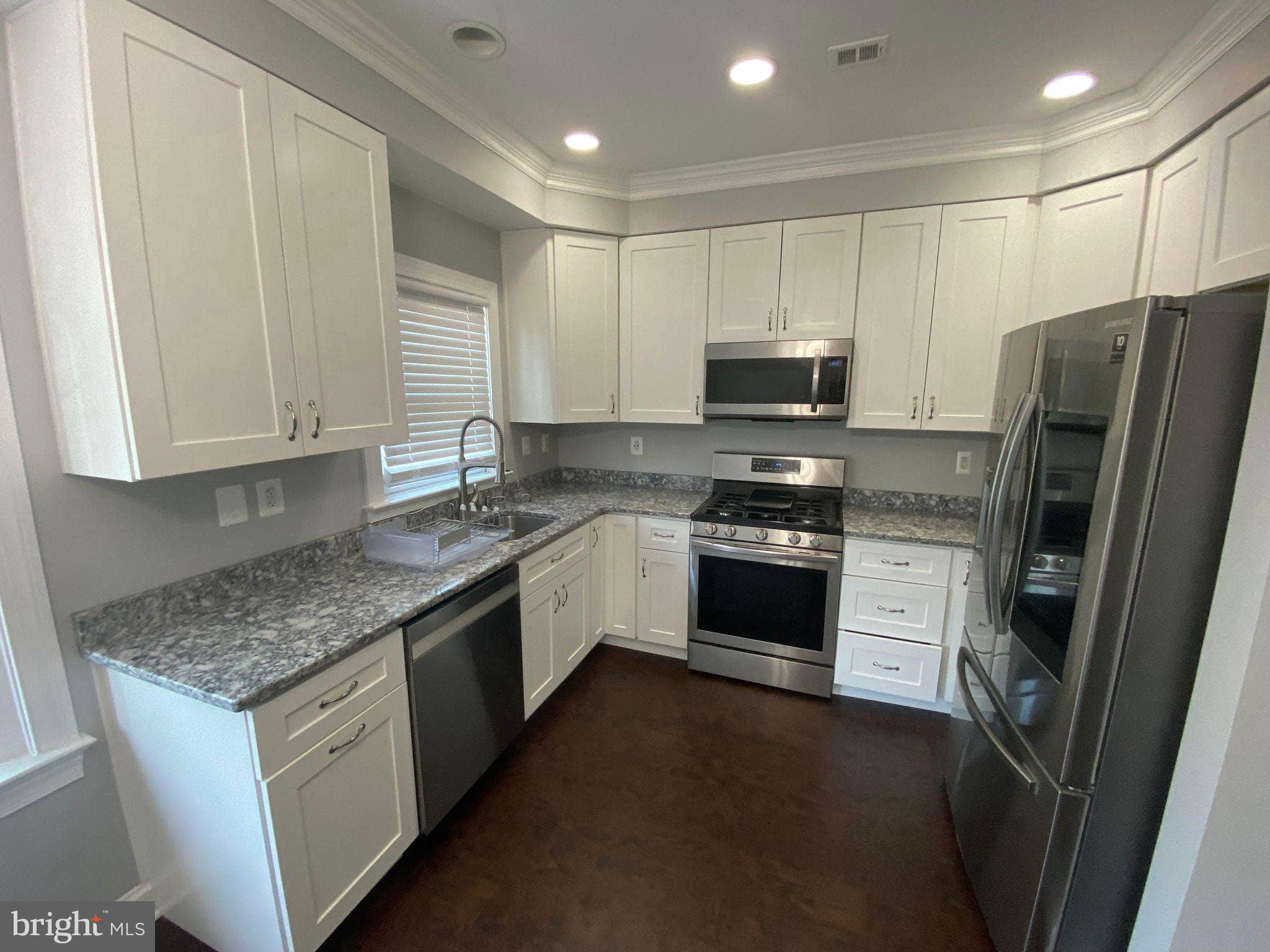 TOWNES OF SHIRLINGTON - Residential