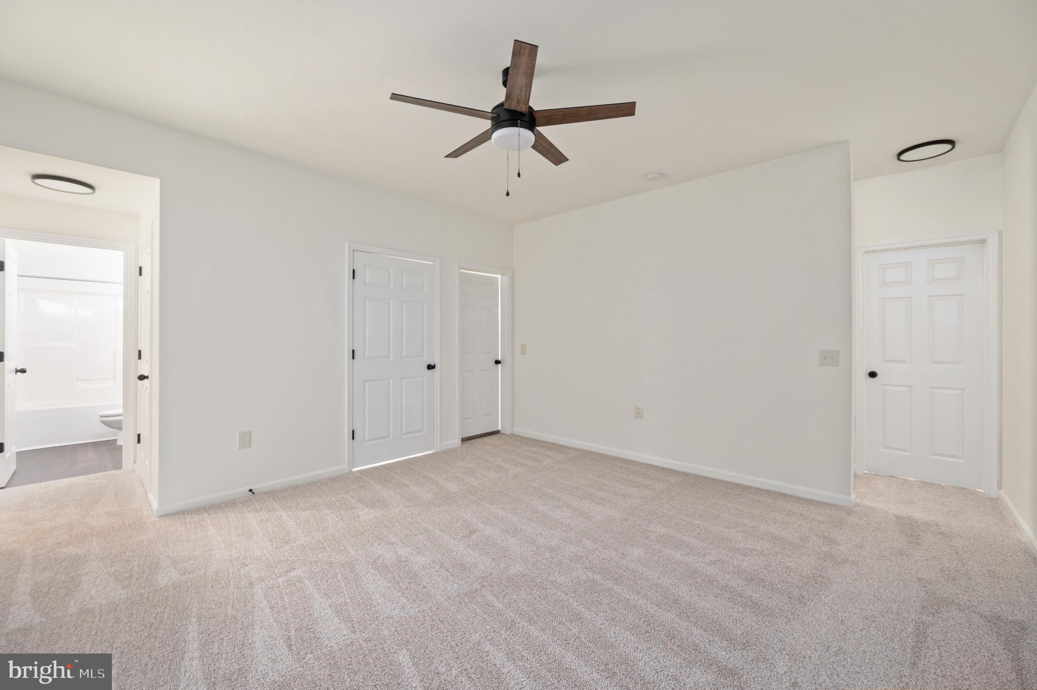 EQUESTRIAN ESTATES - Residential