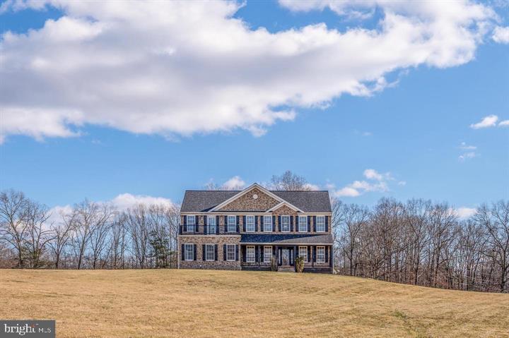 EQUESTRIAN ESTATES - Residential