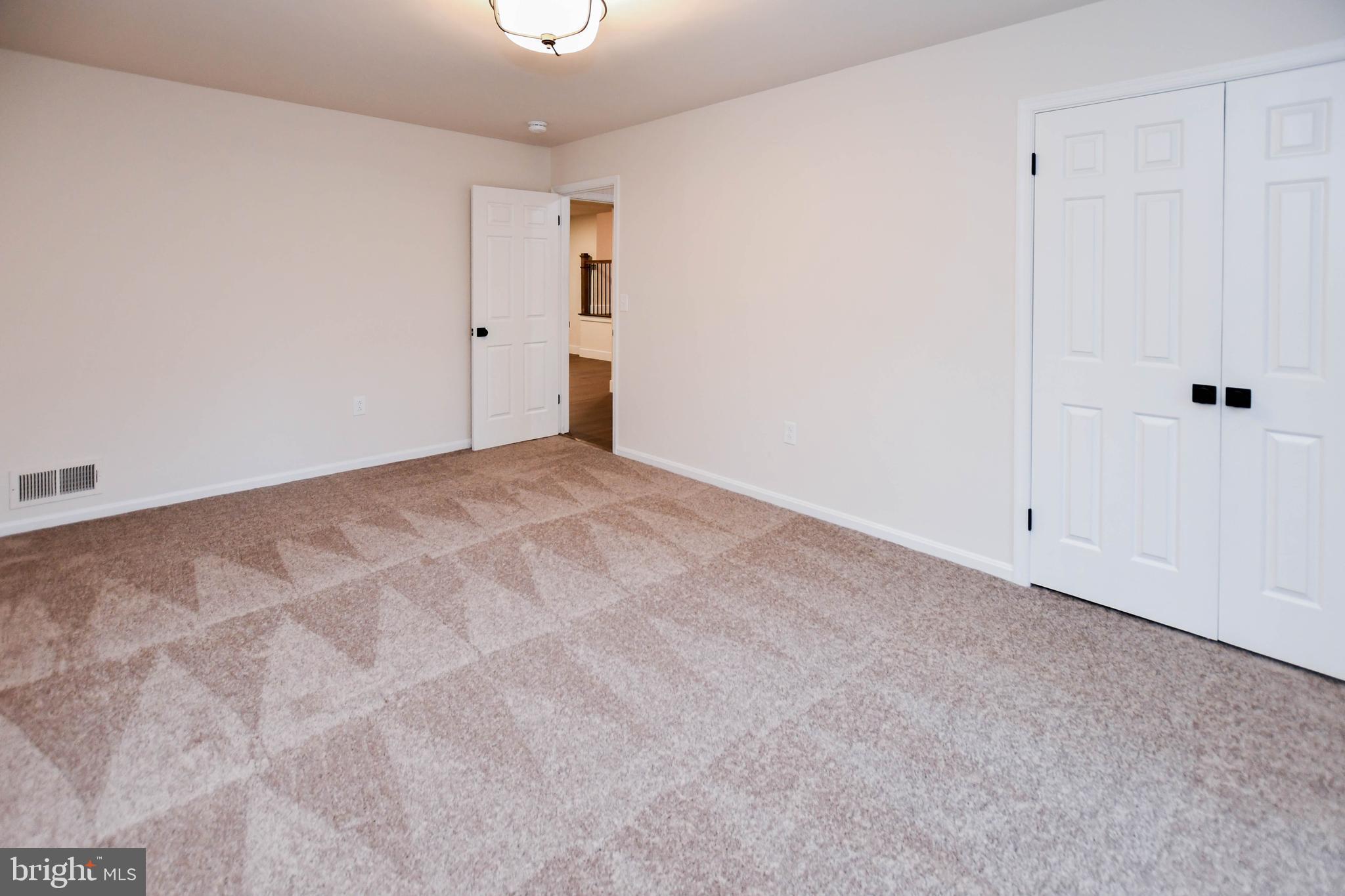 PARADISE ACRES - Residential Lease