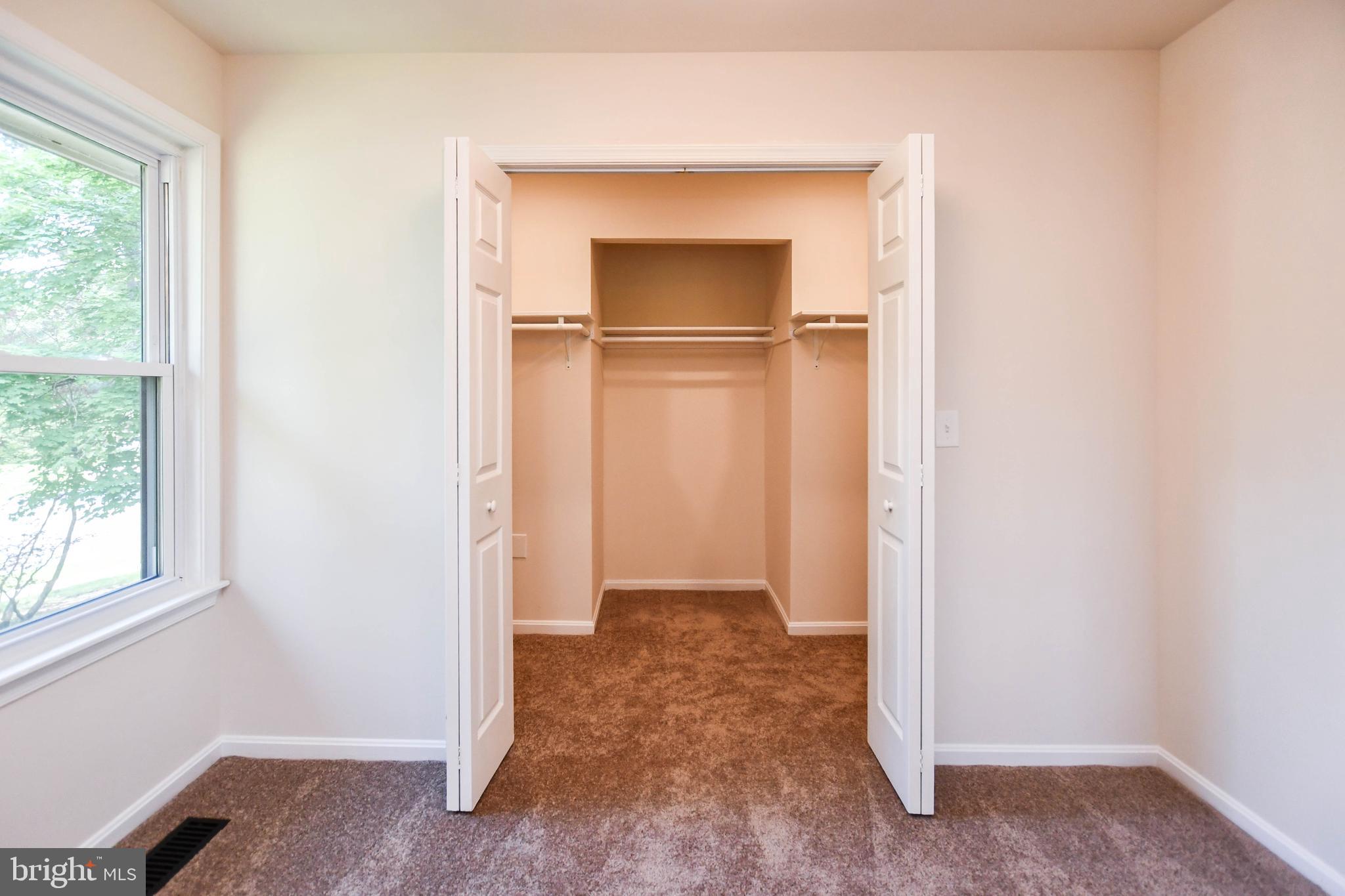 PARADISE ACRES - Residential Lease