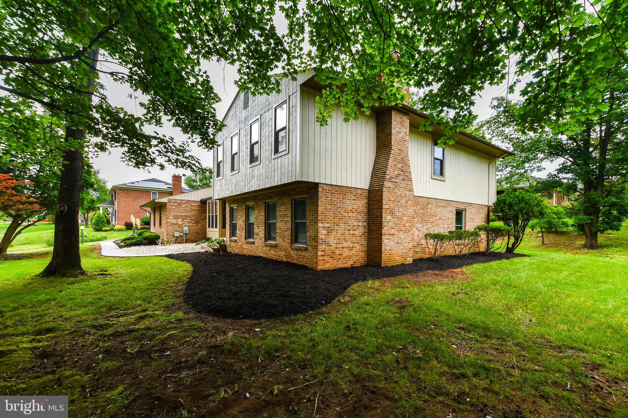 PARADISE ACRES - Residential Lease