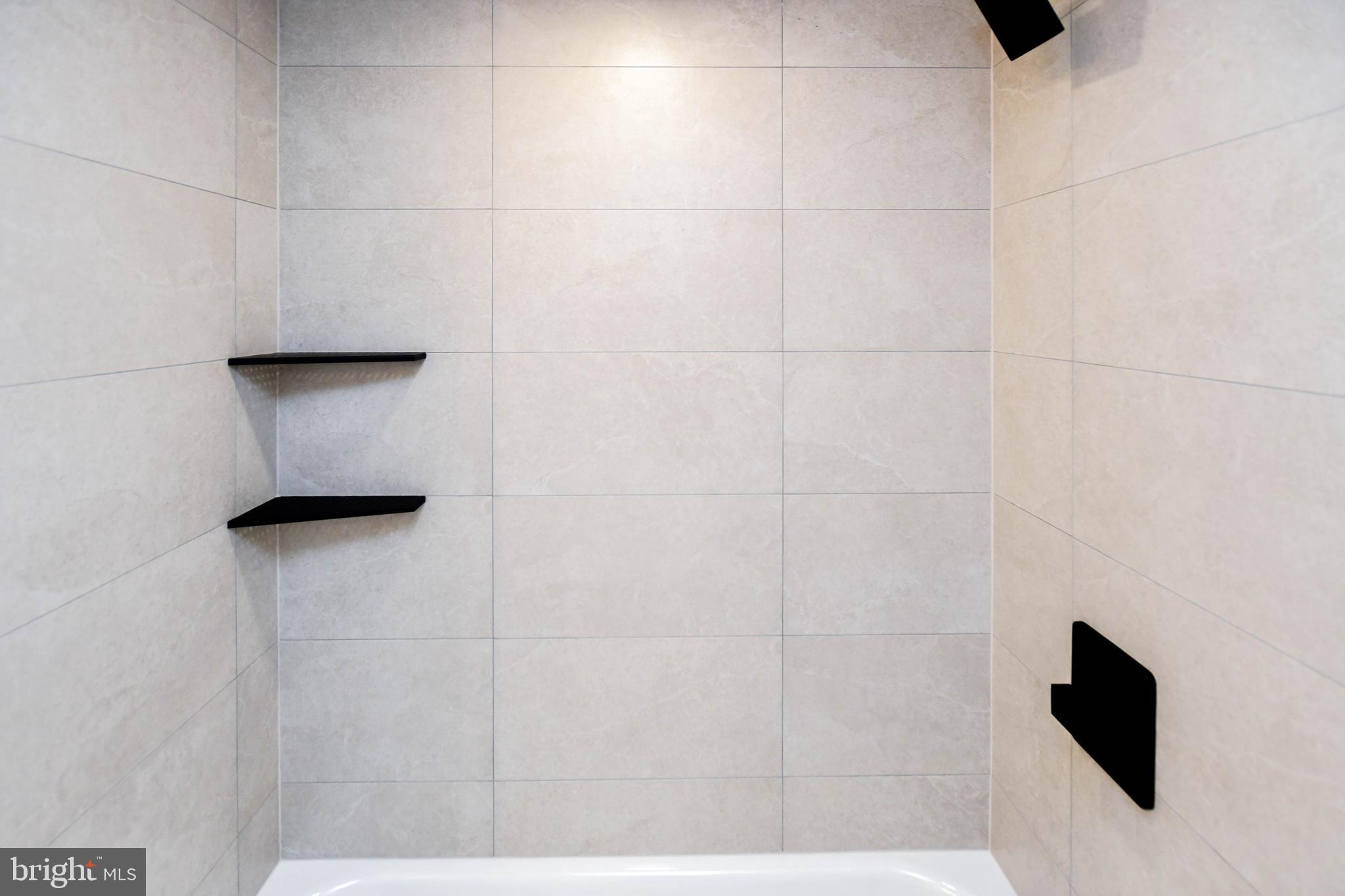 PARADISE ACRES - Residential Lease