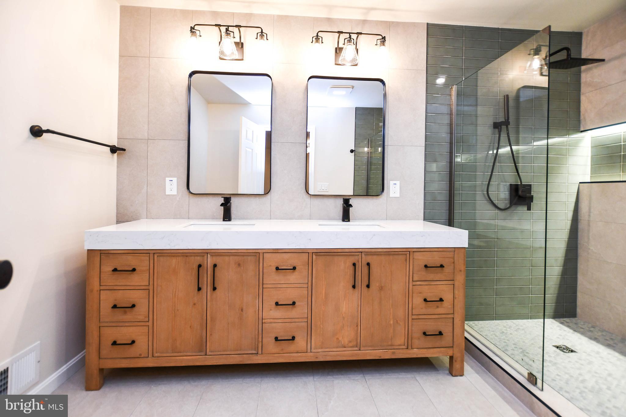 PARADISE ACRES - Residential Lease