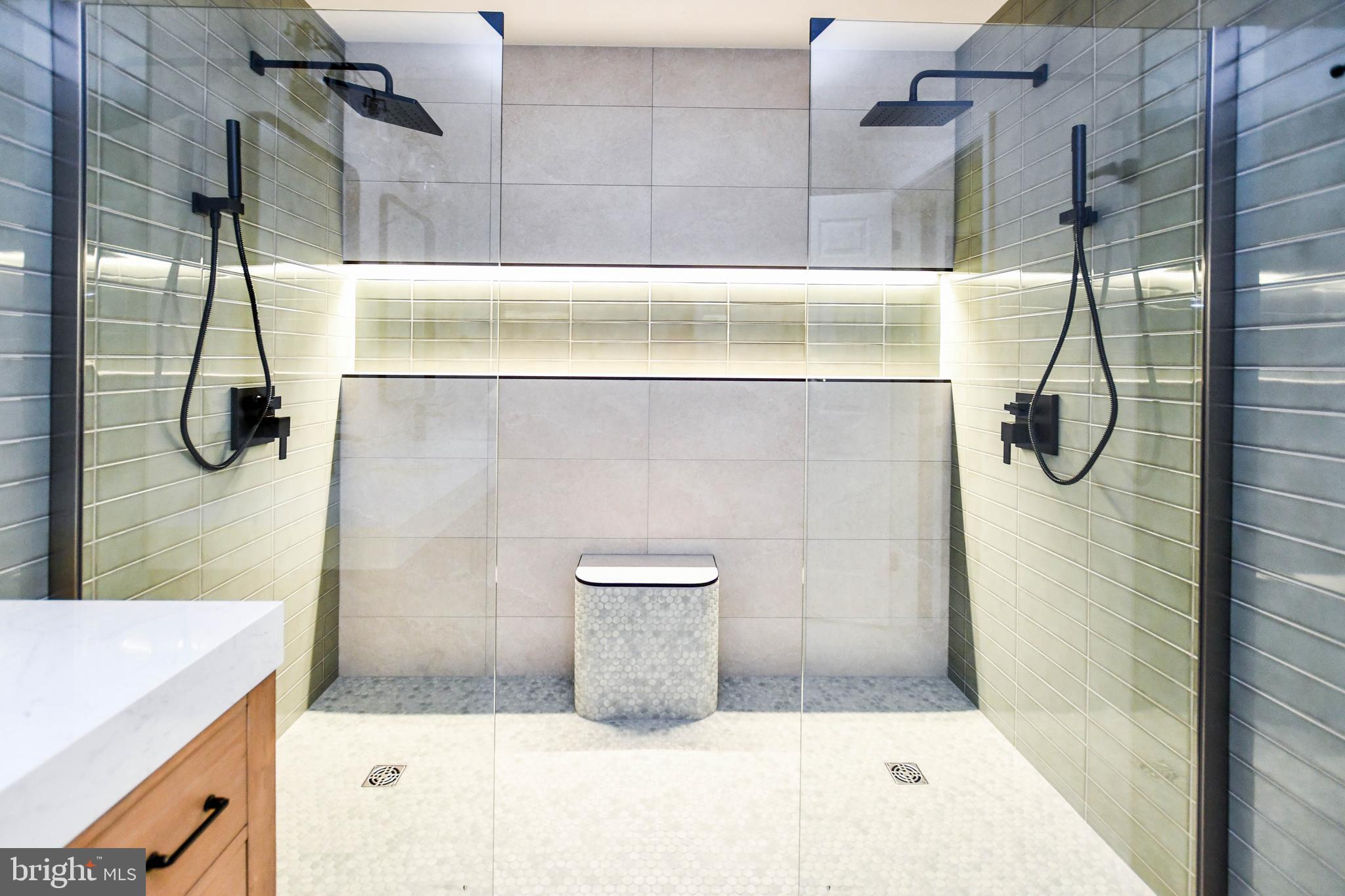 PARADISE ACRES - Residential Lease