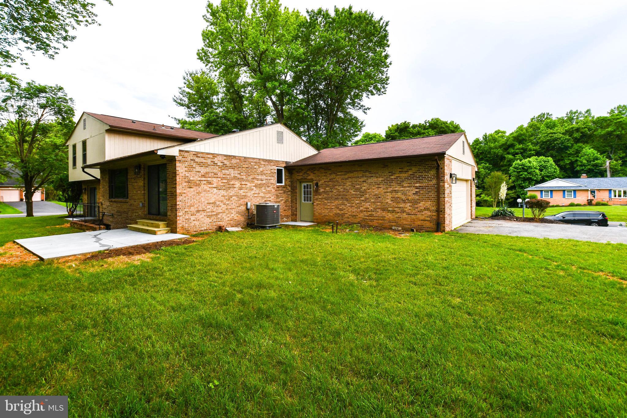 PARADISE ACRES - Residential Lease