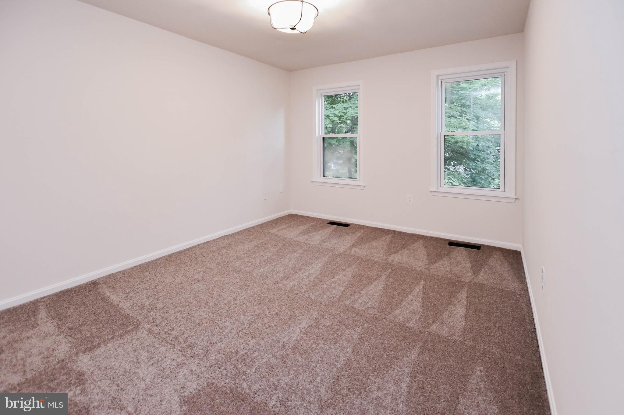 PARADISE ACRES - Residential Lease