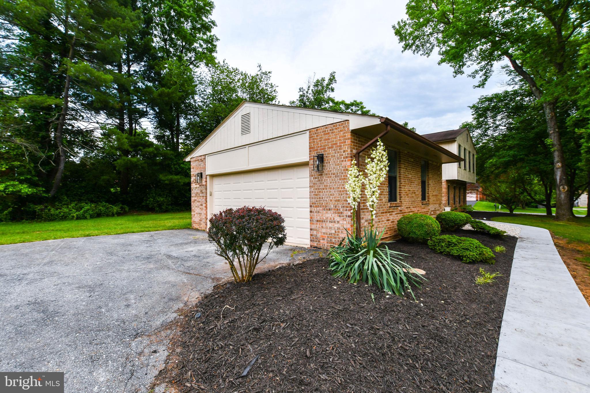 PARADISE ACRES - Residential Lease