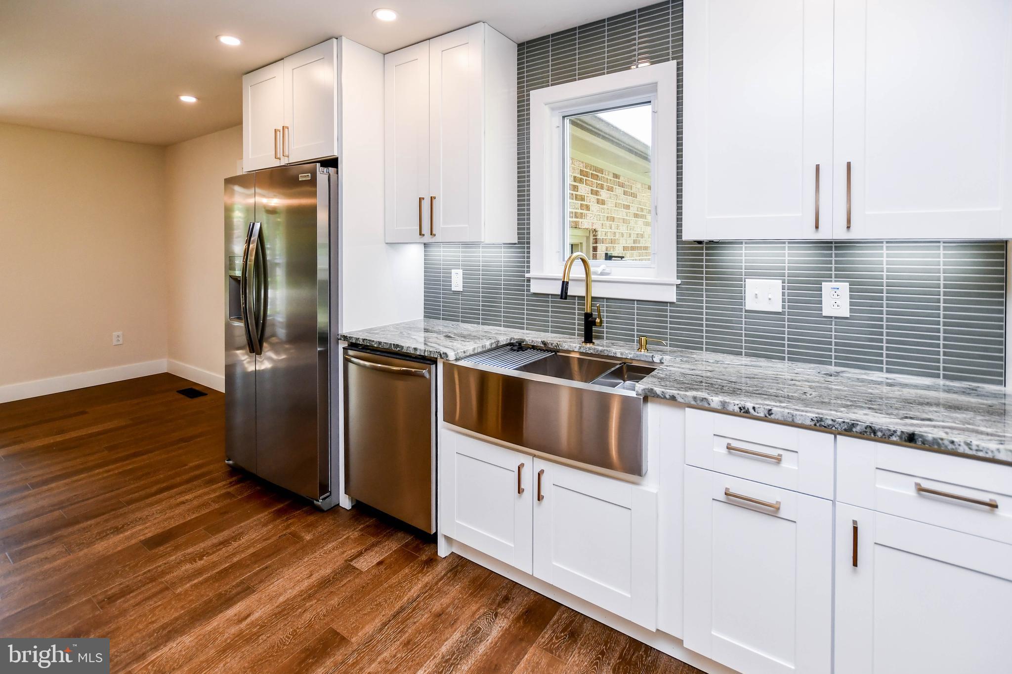 PARADISE ACRES - Residential Lease