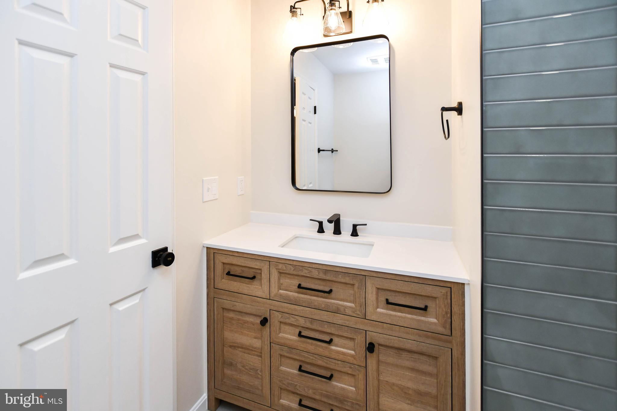 PARADISE ACRES - Residential Lease