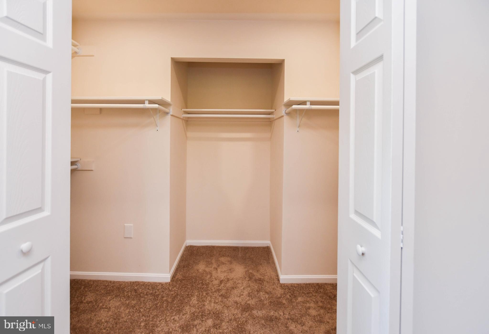 PARADISE ACRES - Residential Lease