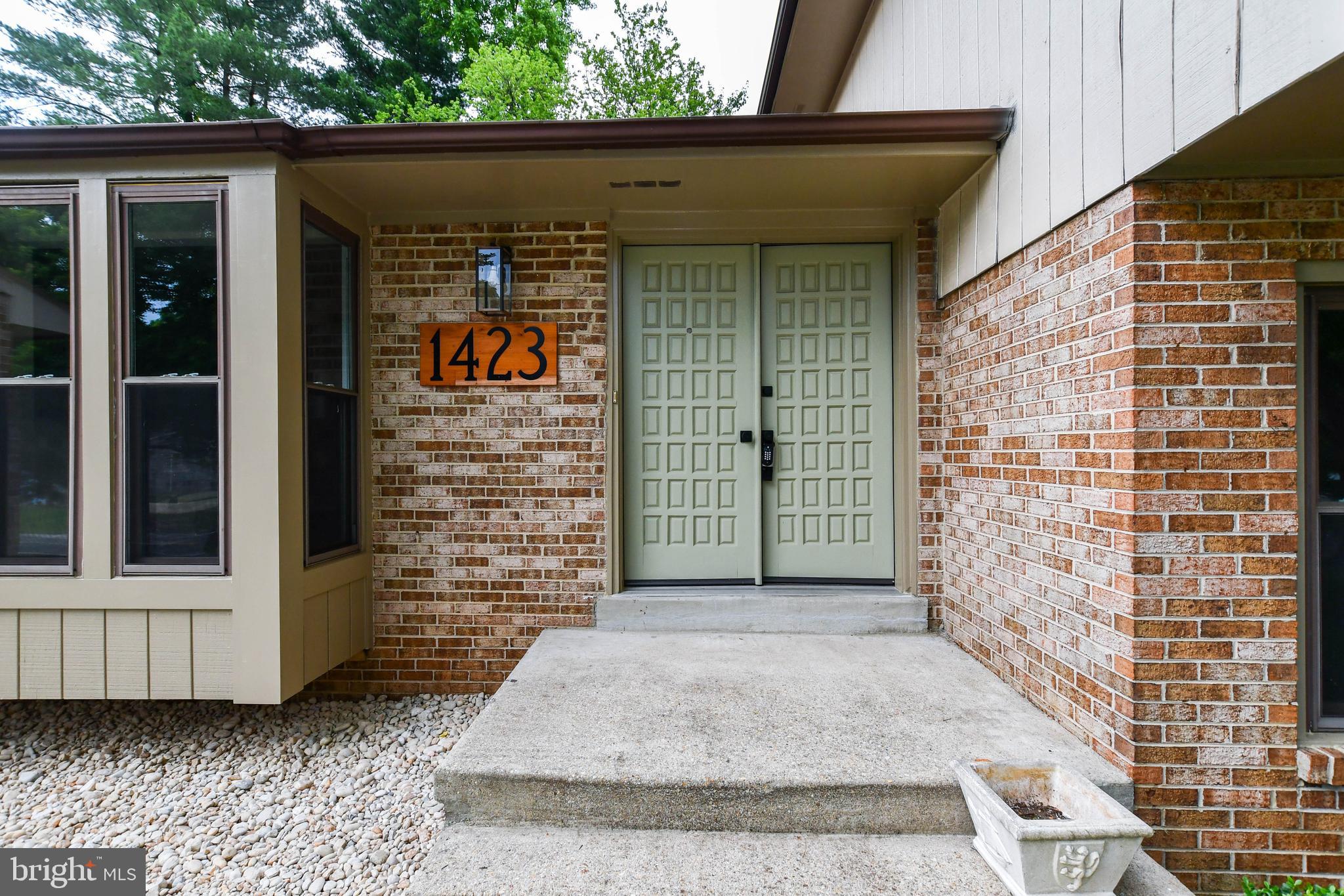 PARADISE ACRES - Residential Lease