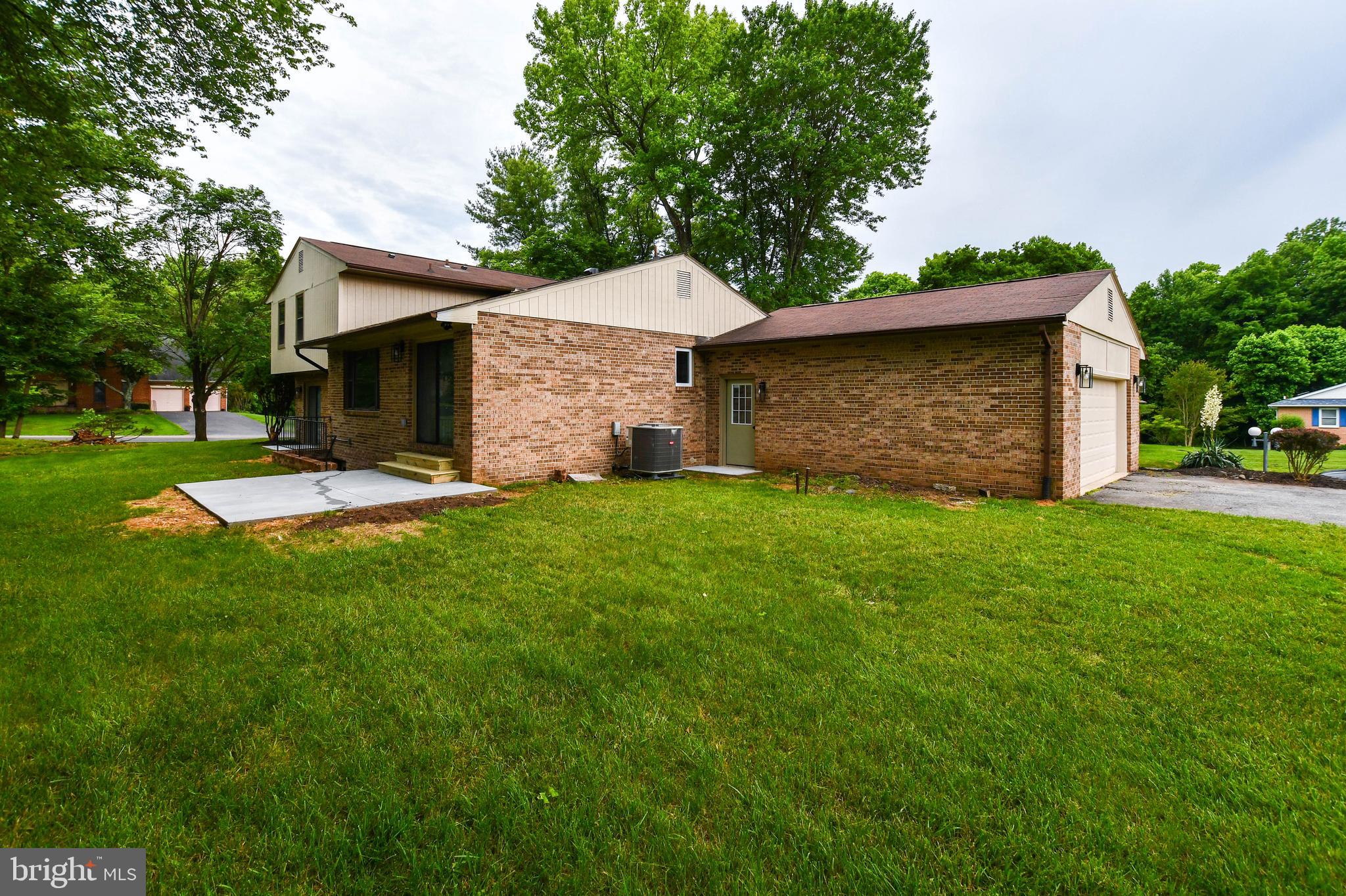 PARADISE ACRES - Residential Lease