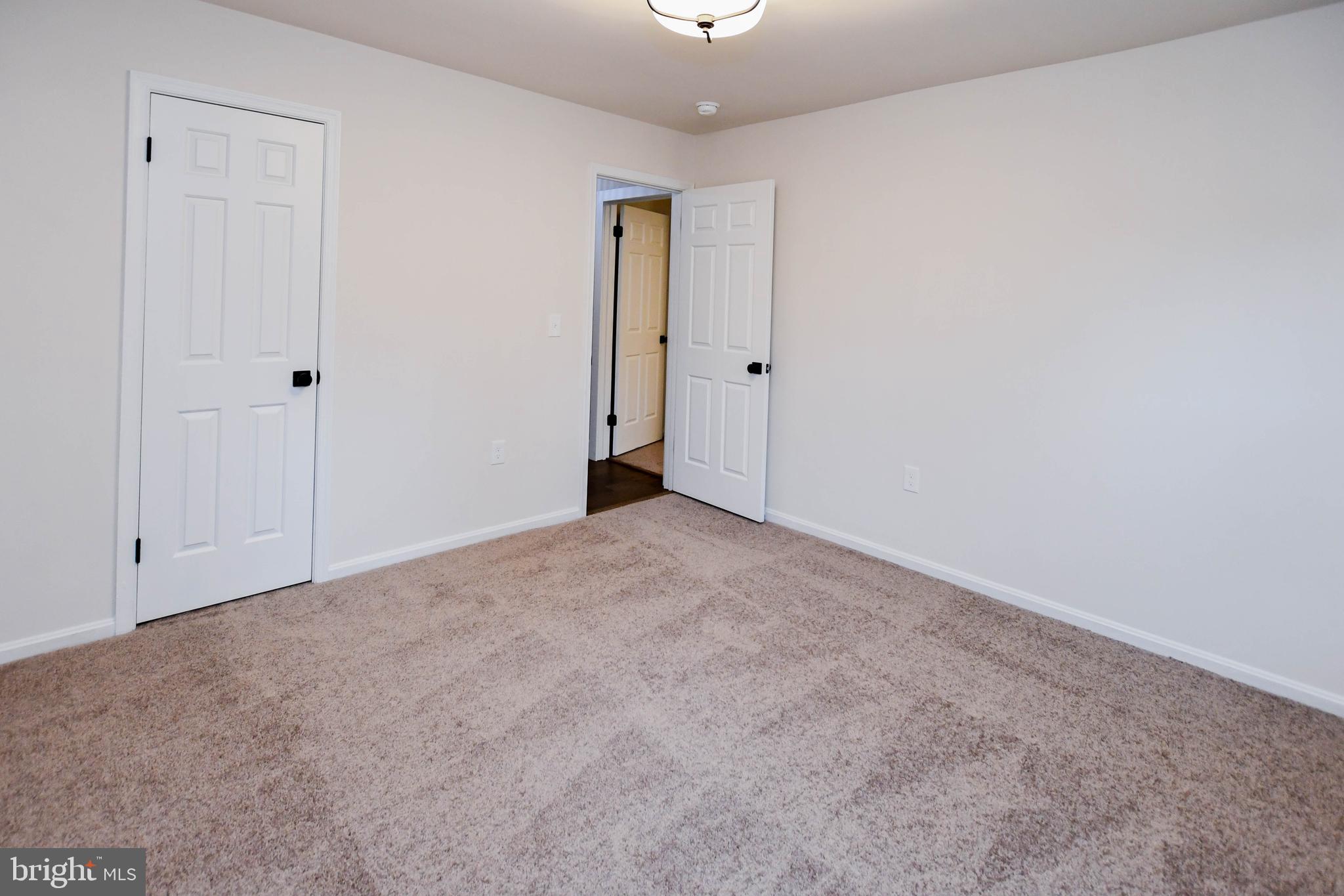 PARADISE ACRES - Residential Lease