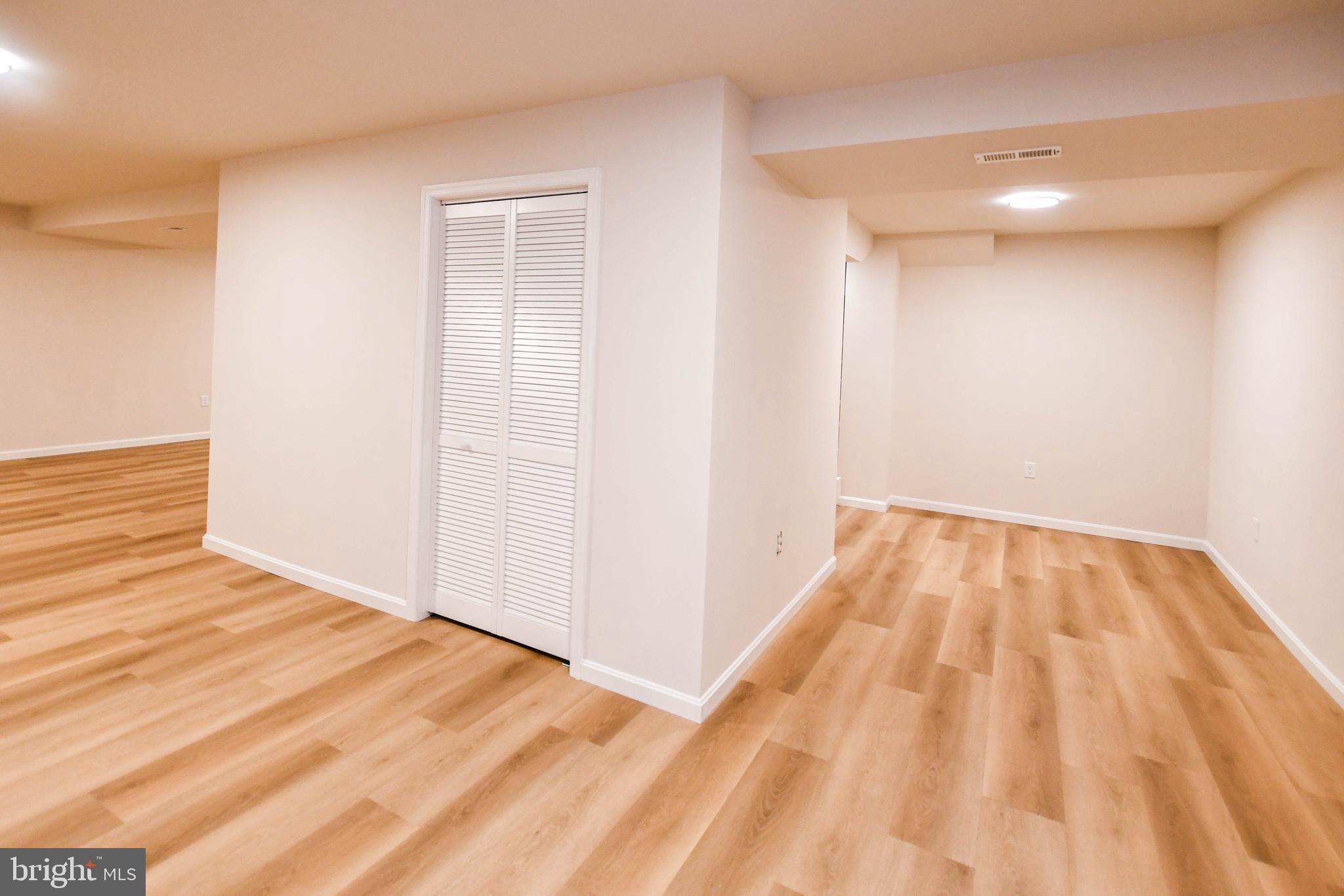 PARADISE ACRES - Residential Lease