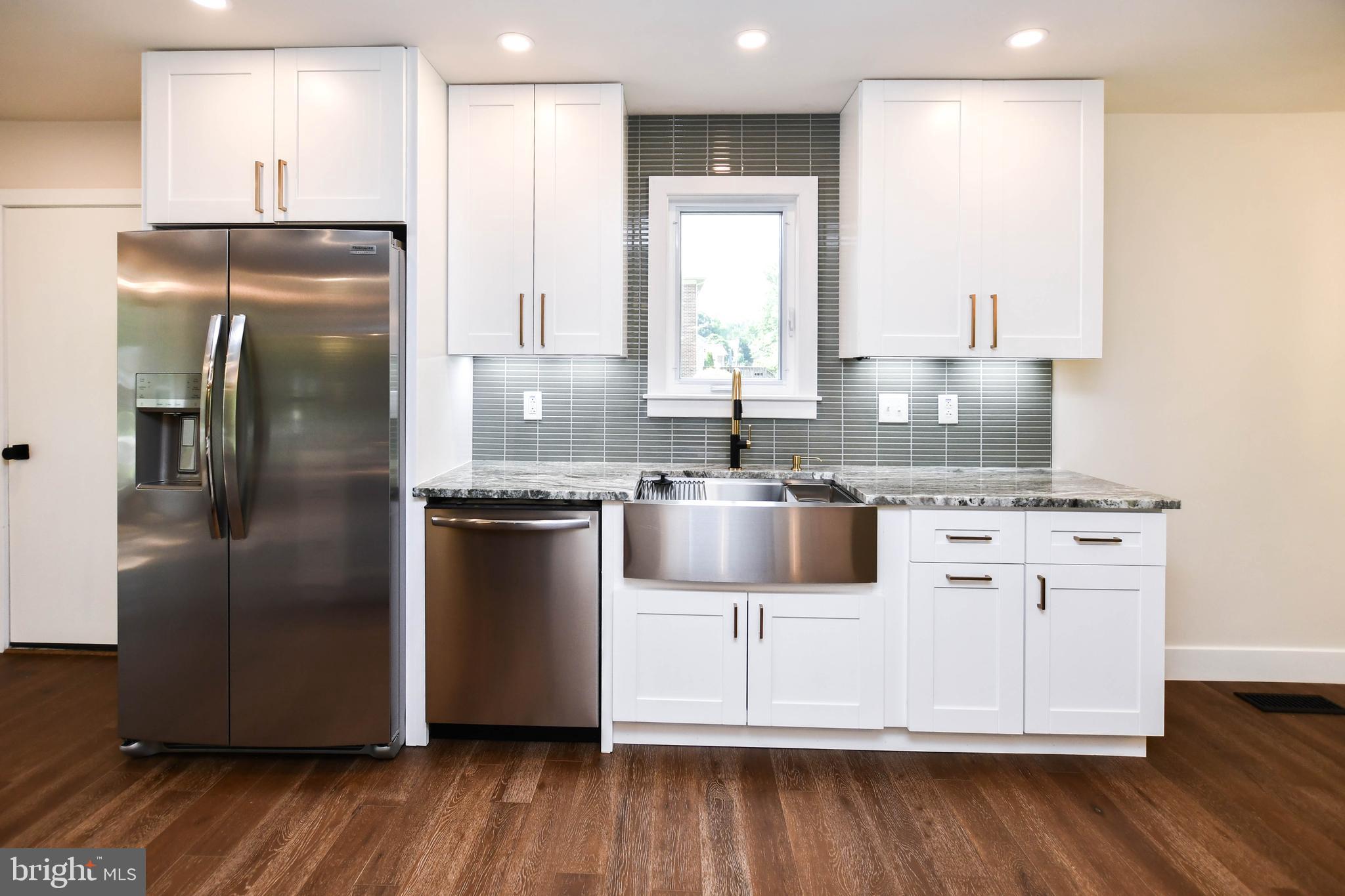 PARADISE ACRES - Residential Lease