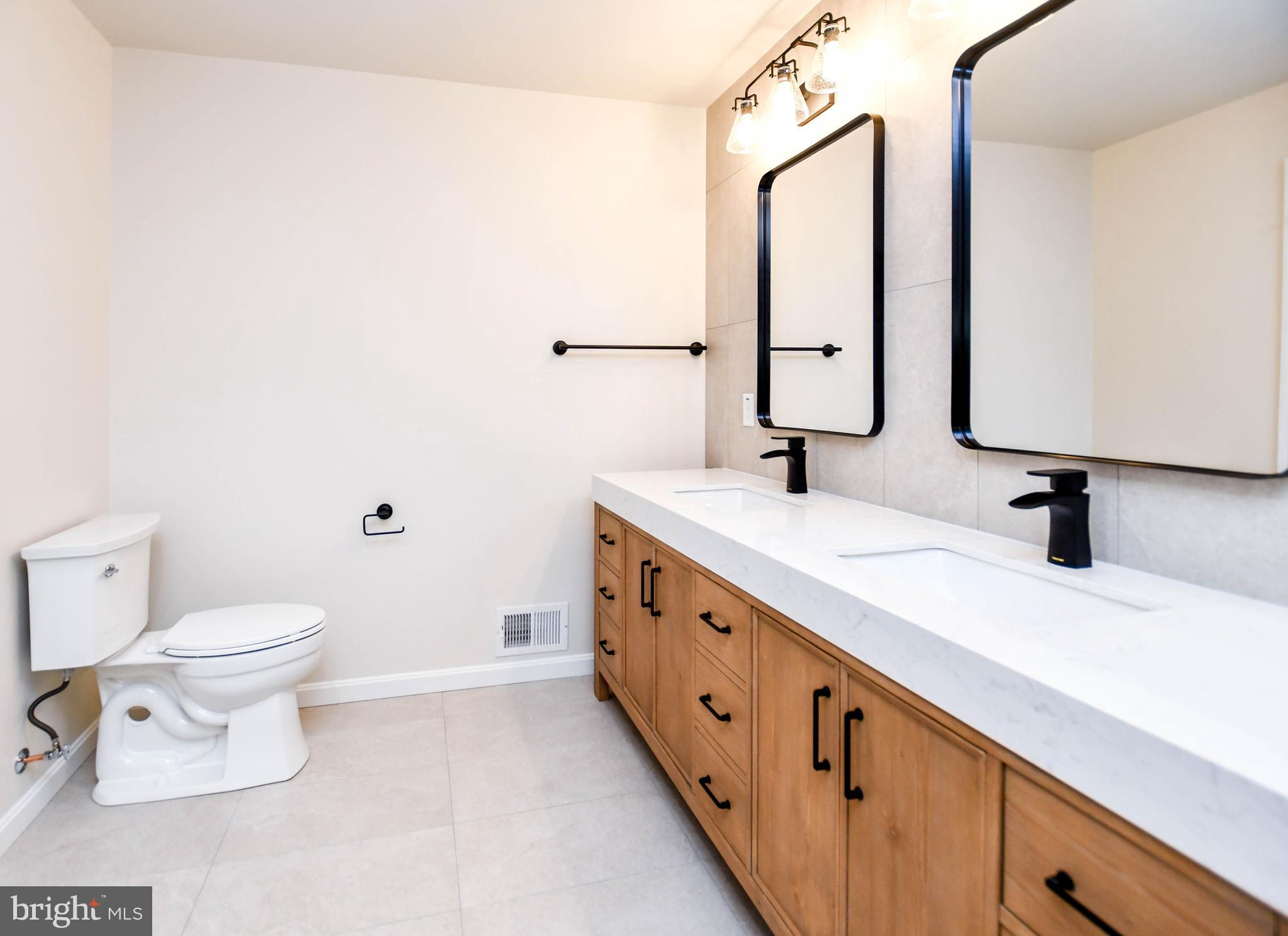 PARADISE ACRES - Residential Lease