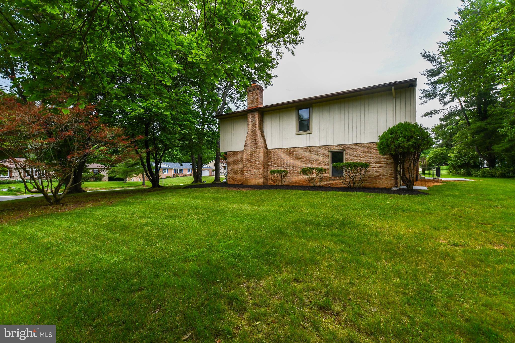 PARADISE ACRES - Residential Lease