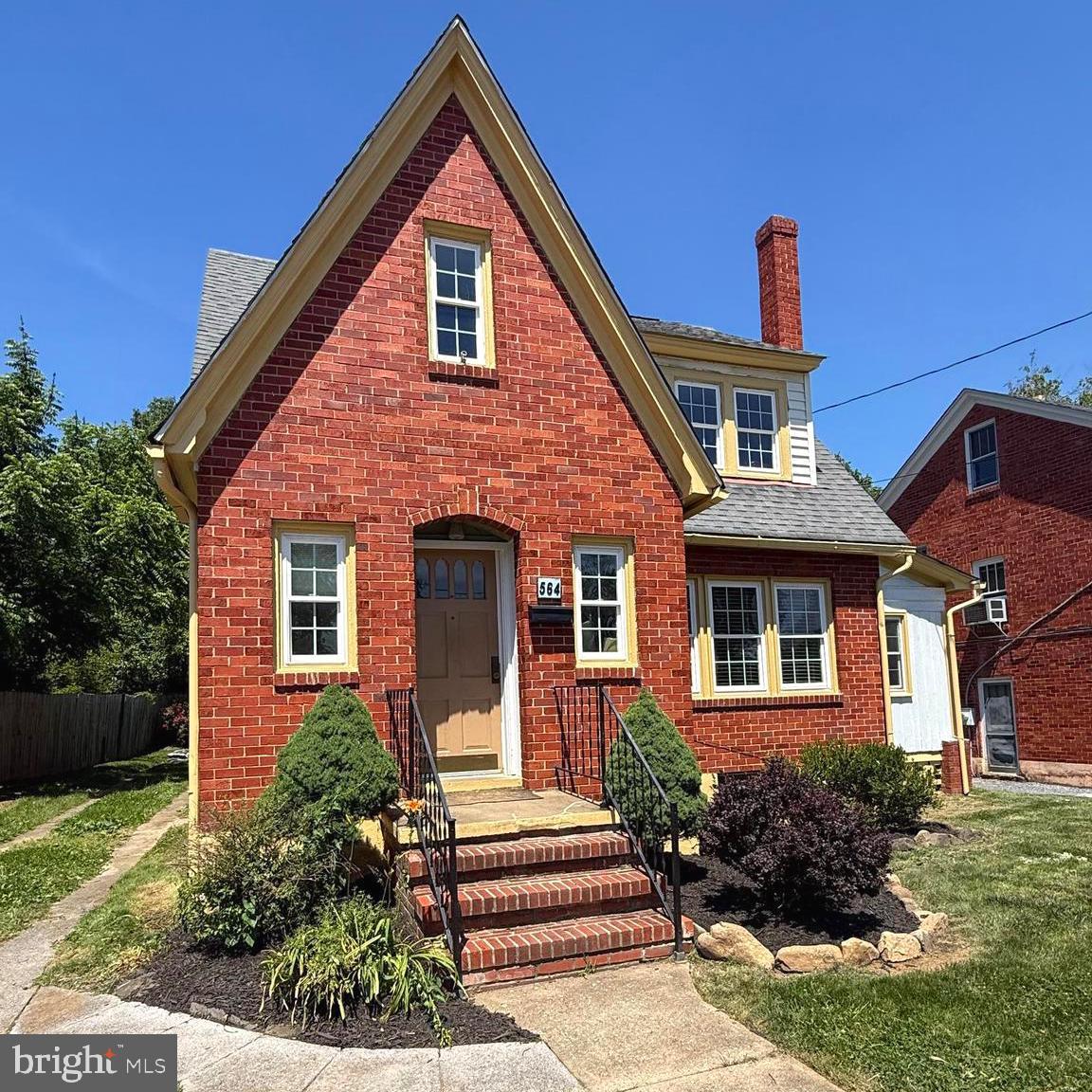 564 ORCHARD STREET