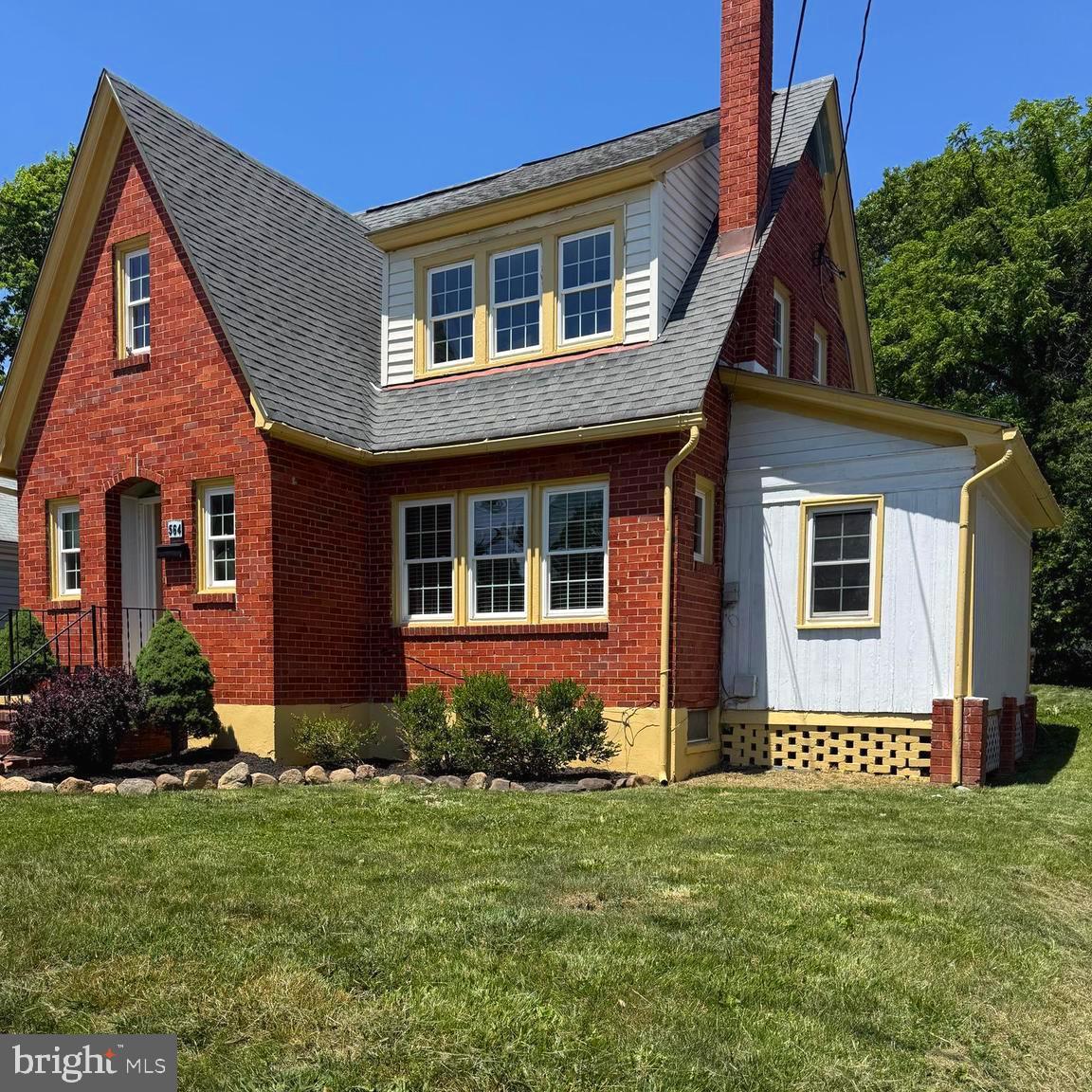 564 ORCHARD STREET