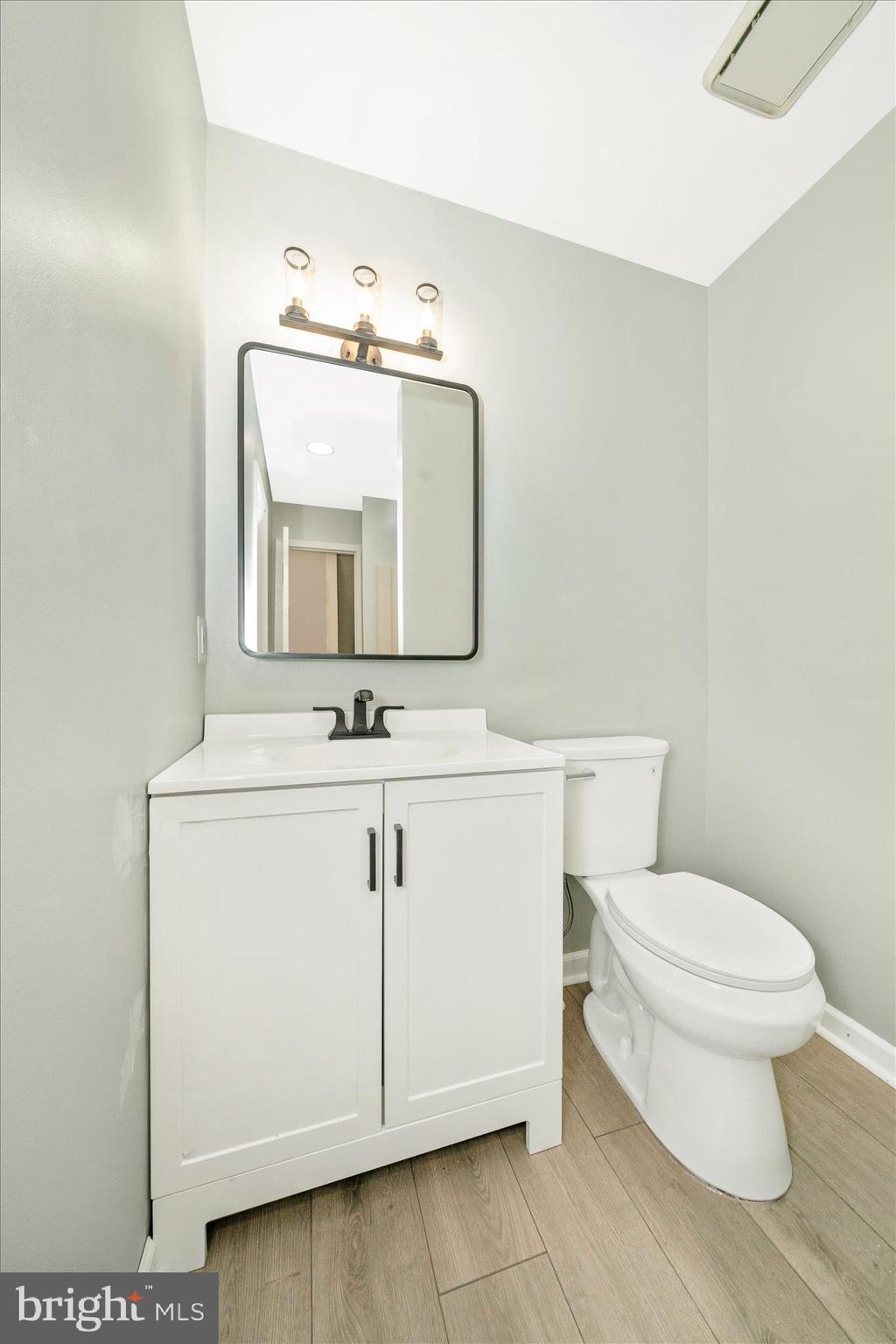 WINDY KNOLL - Residential