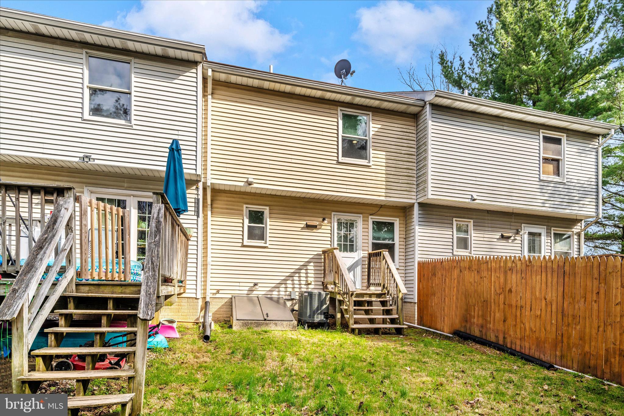 WINDY KNOLL - Residential