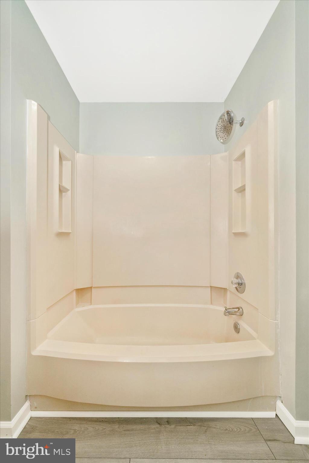 WINDY KNOLL - Residential