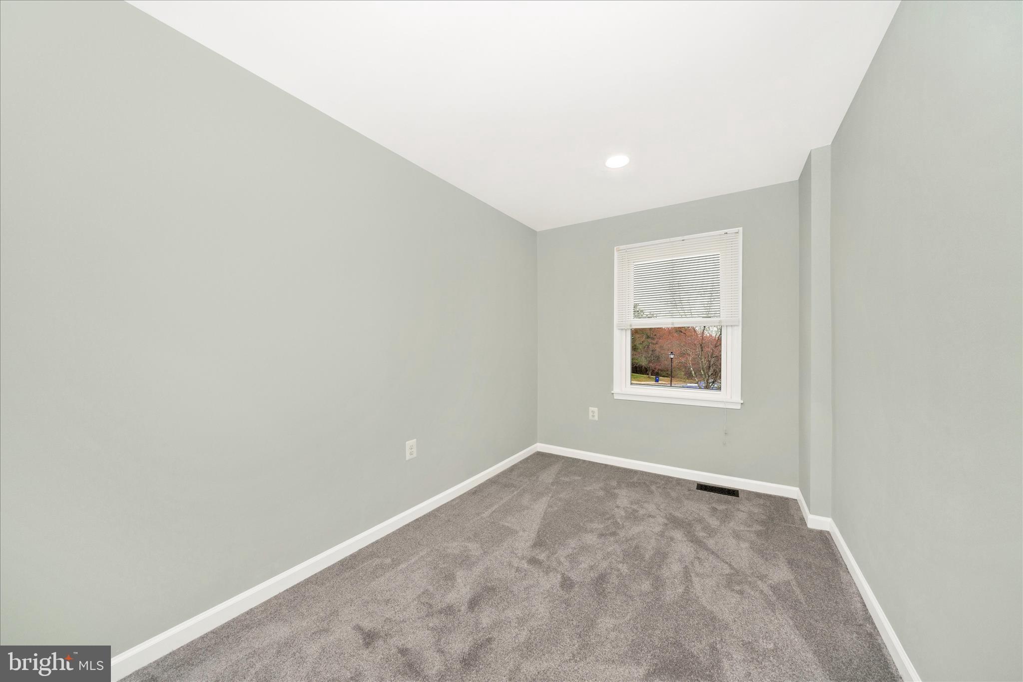 WINDY KNOLL - Residential