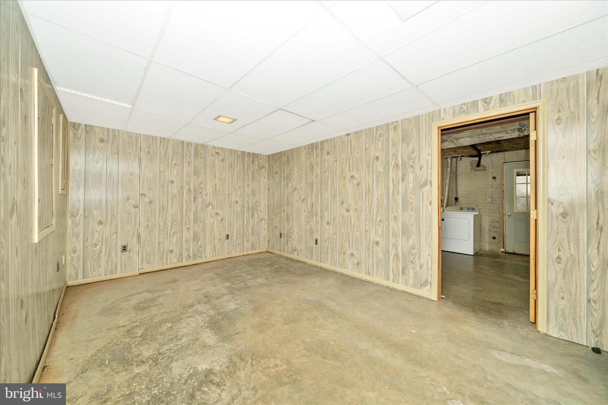 WINDY KNOLL - Residential