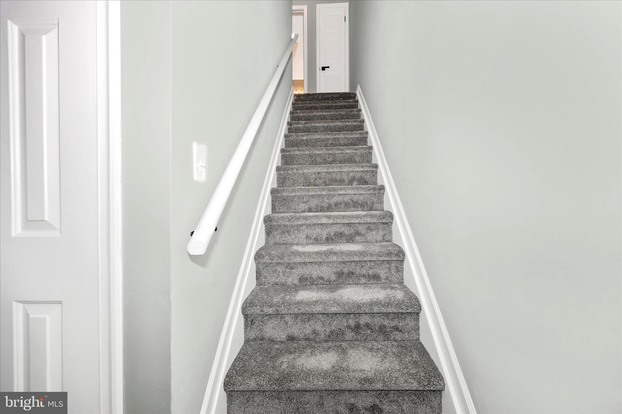 WINDY KNOLL - Residential