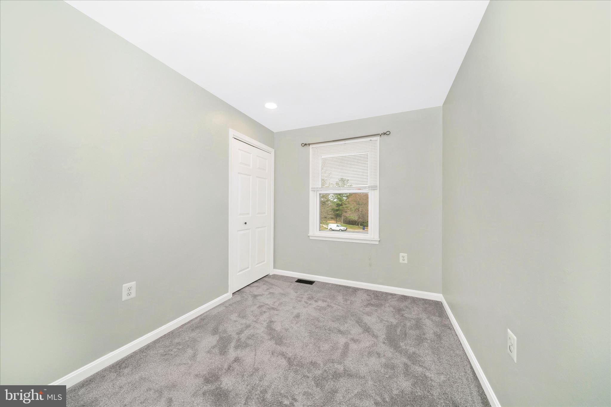 WINDY KNOLL - Residential