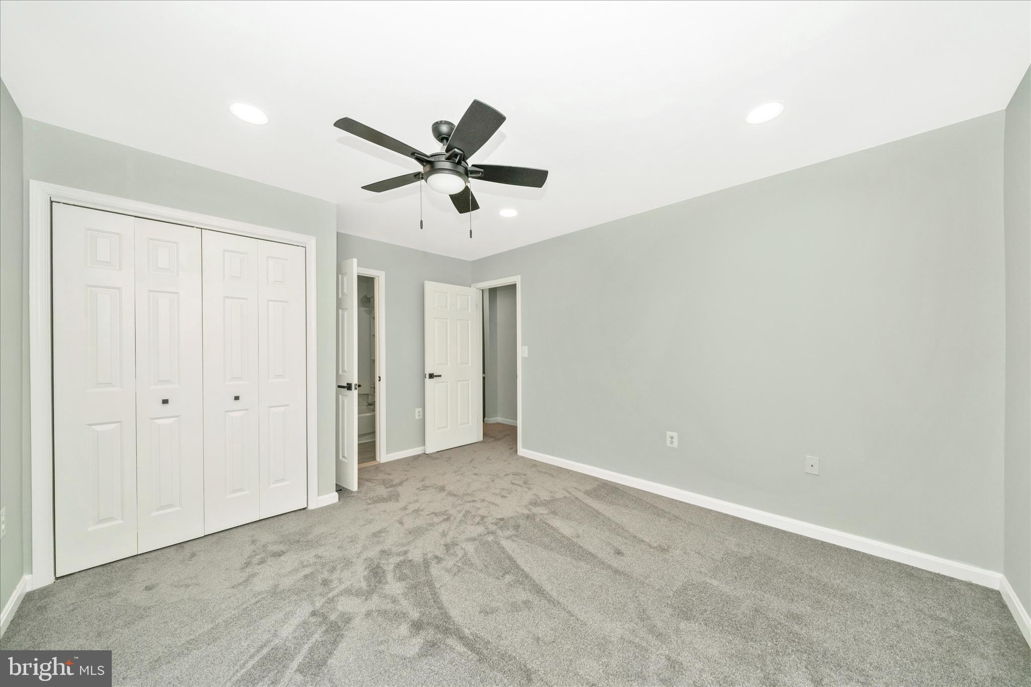 WINDY KNOLL - Residential