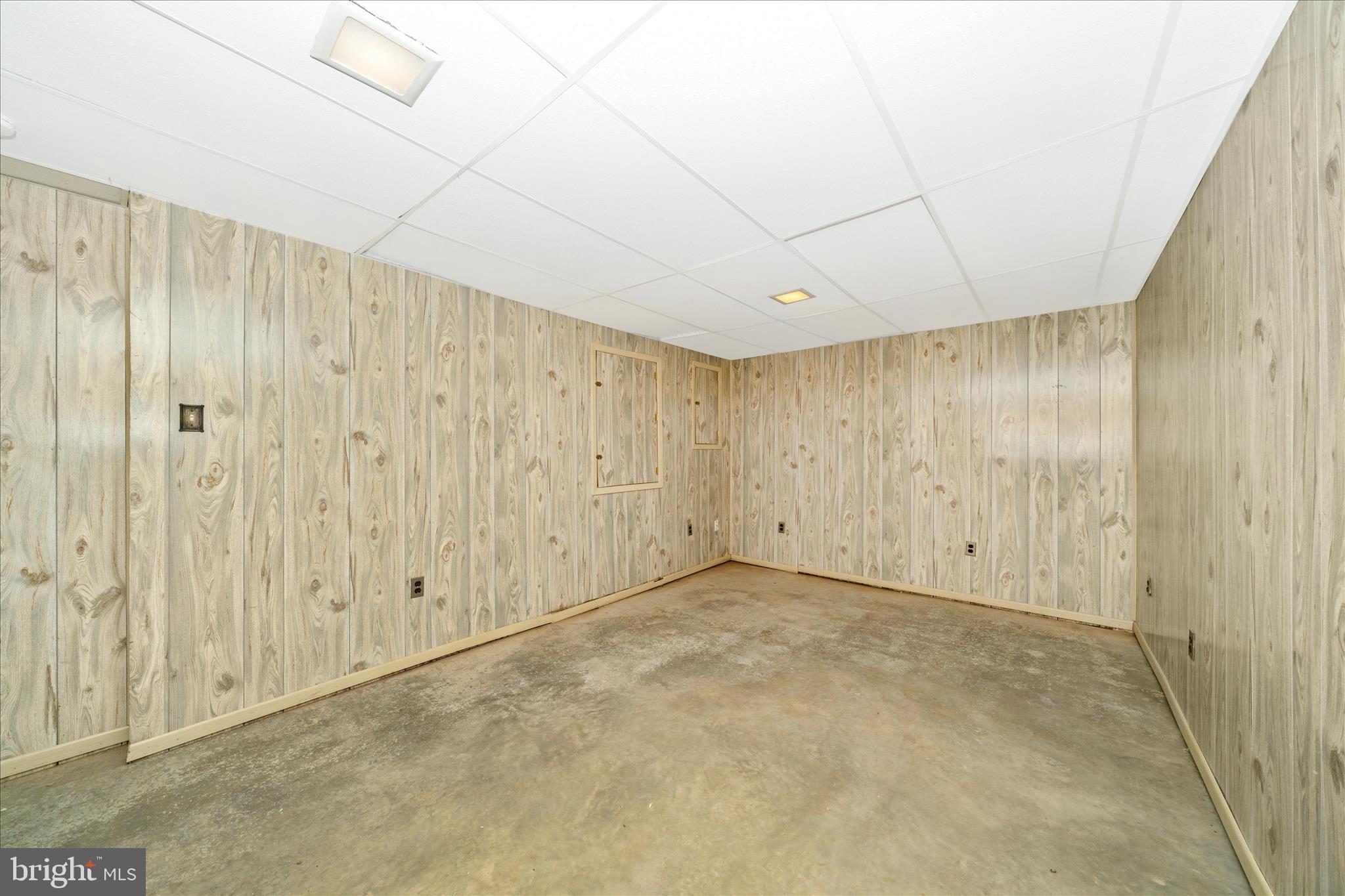 WINDY KNOLL - Residential