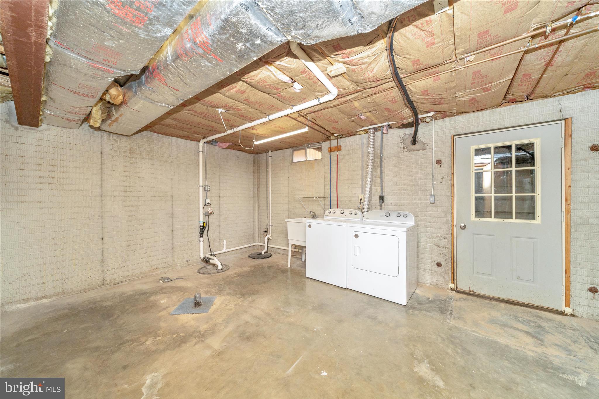 WINDY KNOLL - Residential